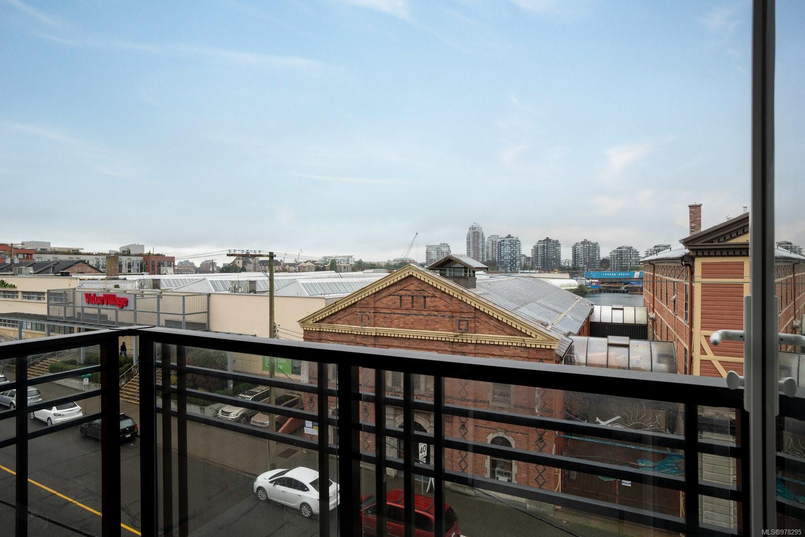 515 Chatham St # 401