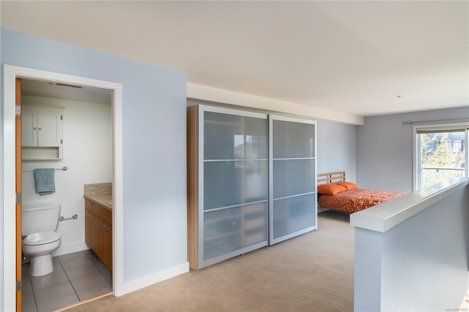 356 Gorge Rd E # 101