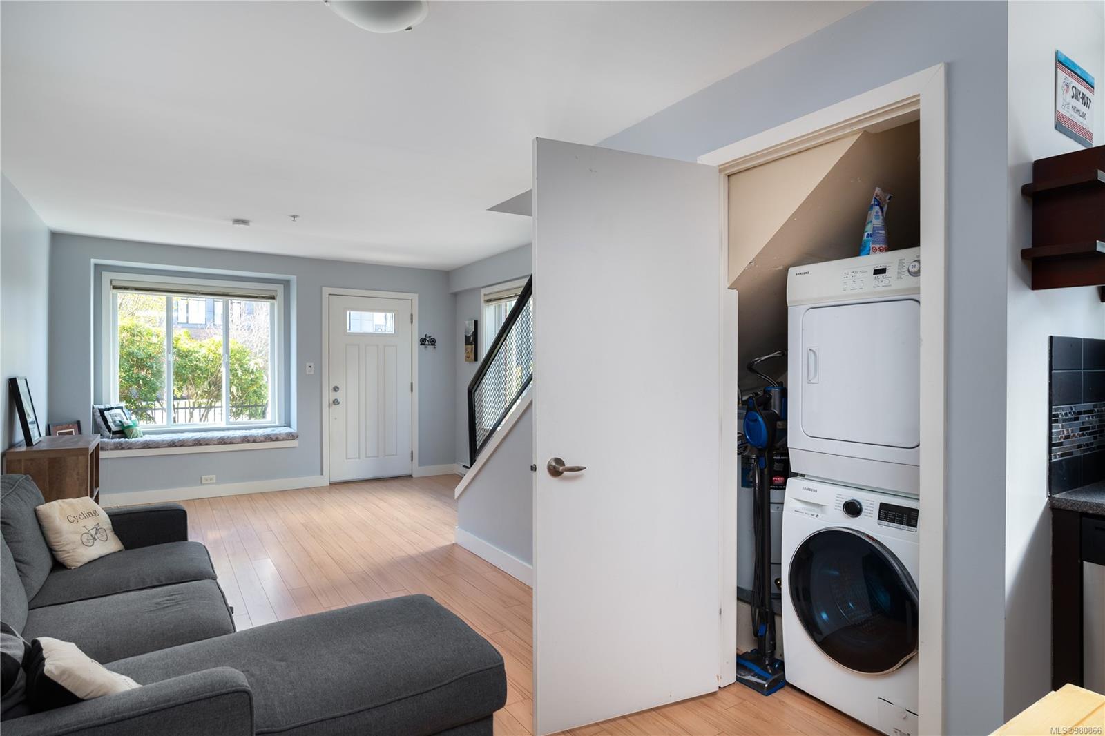 356 Gorge Rd E # 101