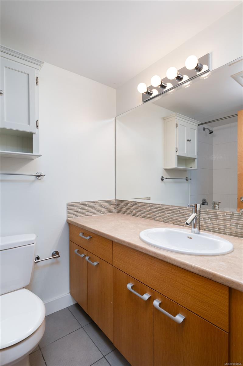 356 Gorge Rd E # 101