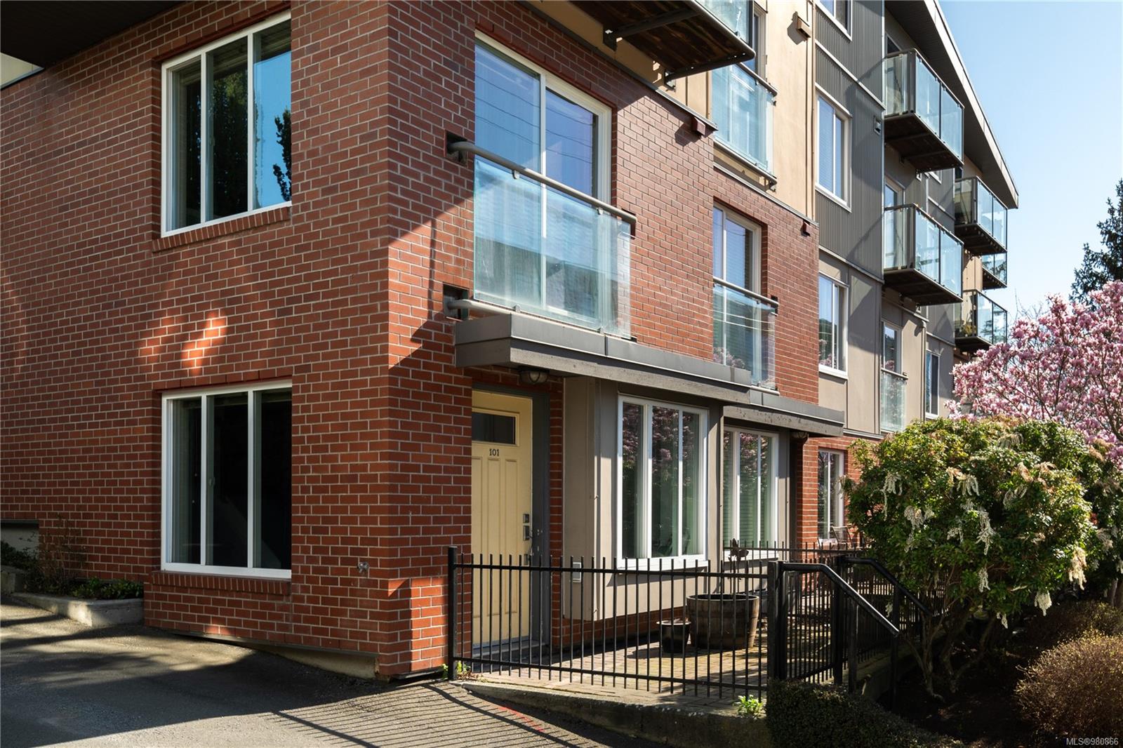 356 Gorge Rd E # 101