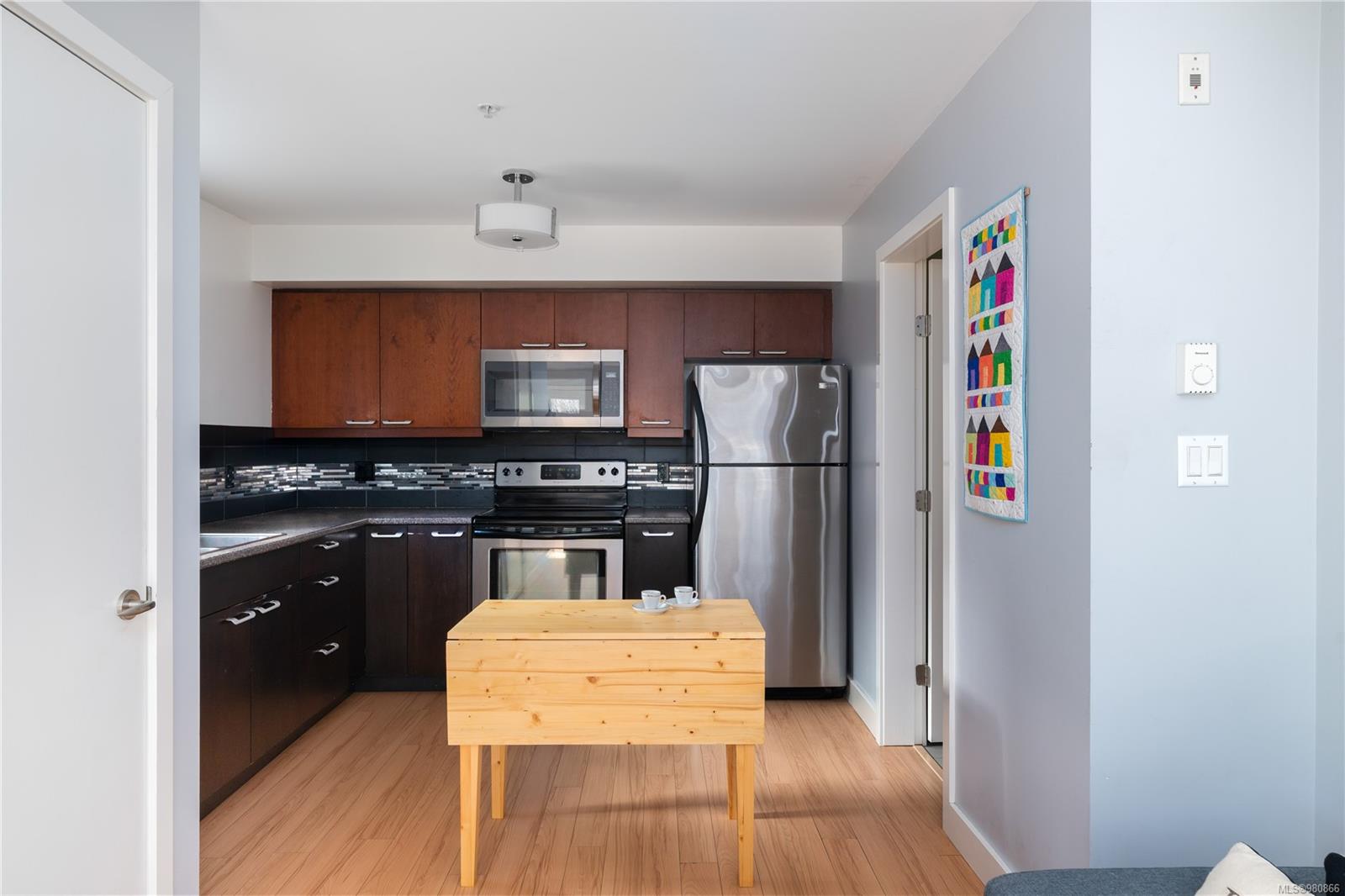 356 Gorge Rd E # 101