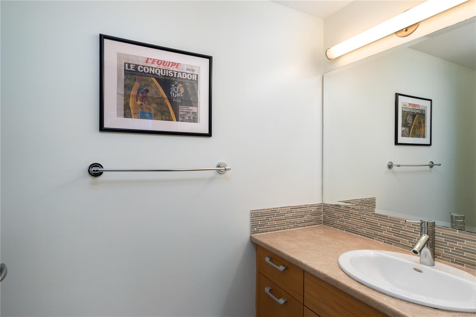 356 Gorge Rd E # 101