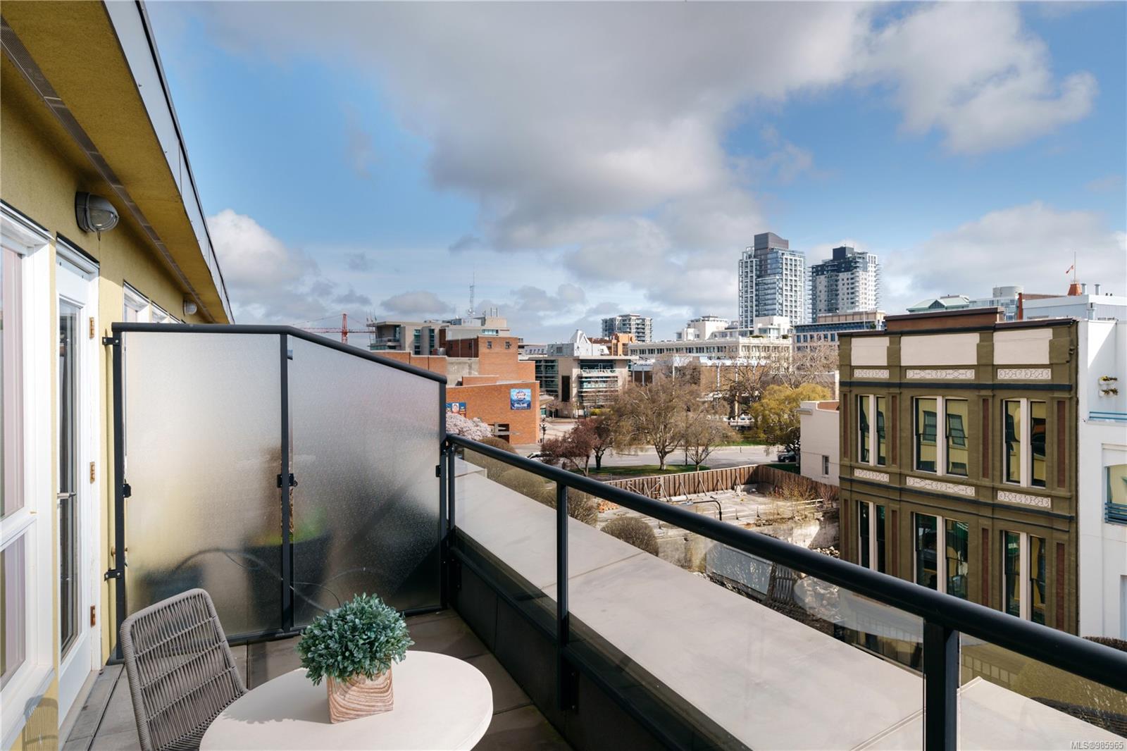 599 Pandora Ave # 318