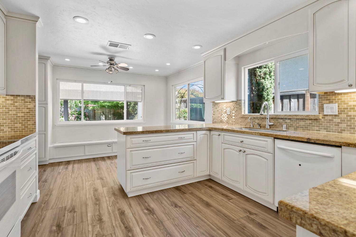 4907 Wagon Wheel Way