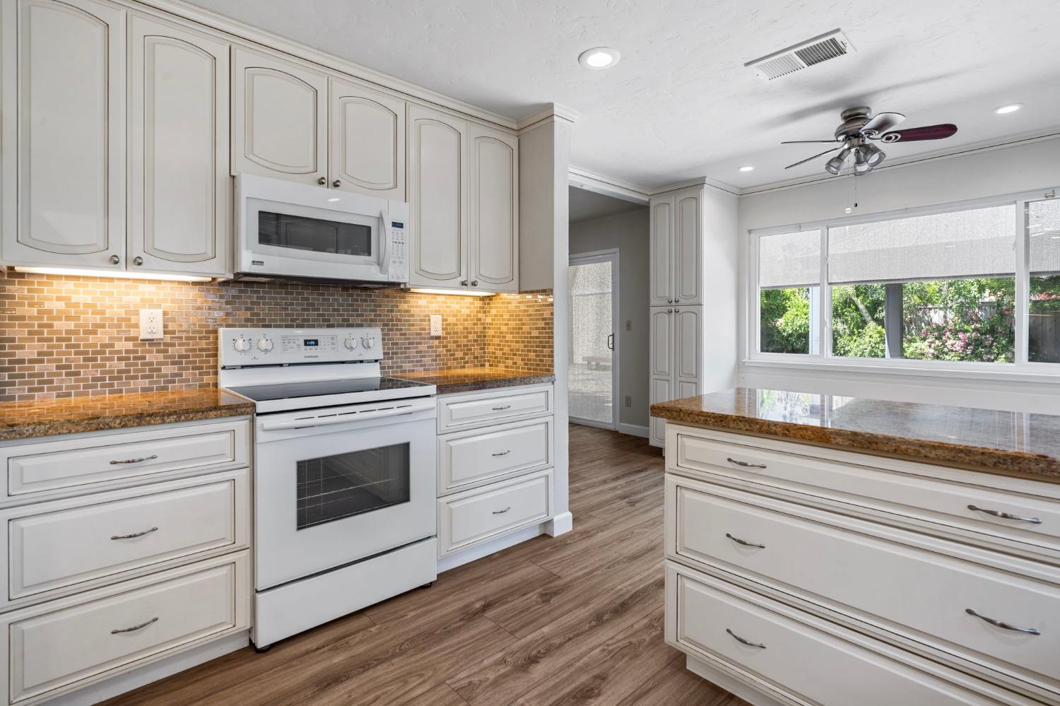 4907 Wagon Wheel Way