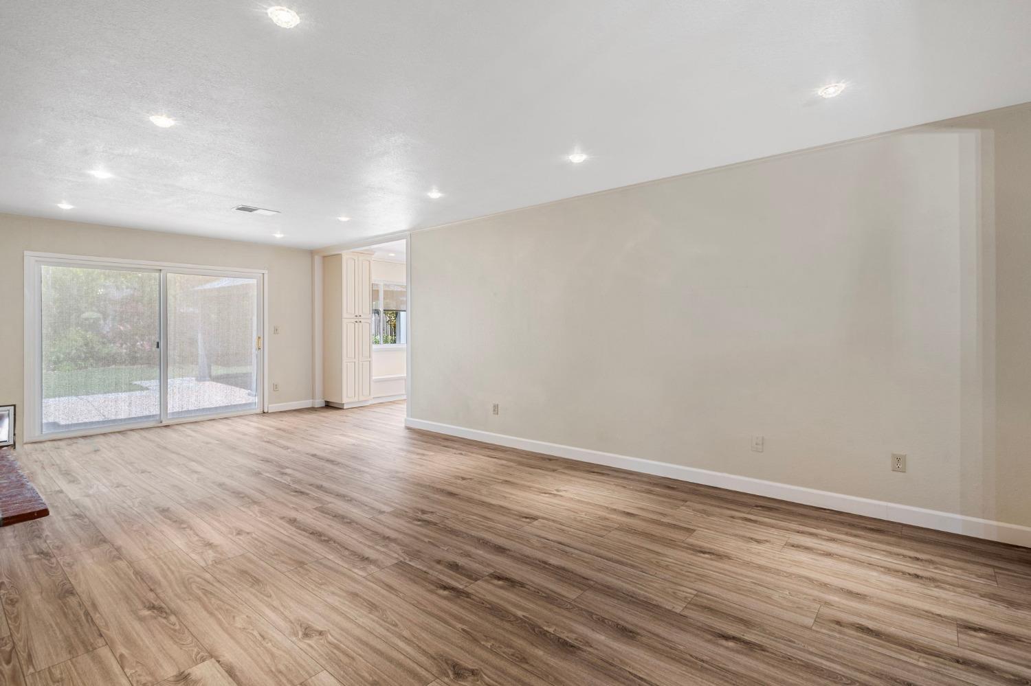 4907 Wagon Wheel Way