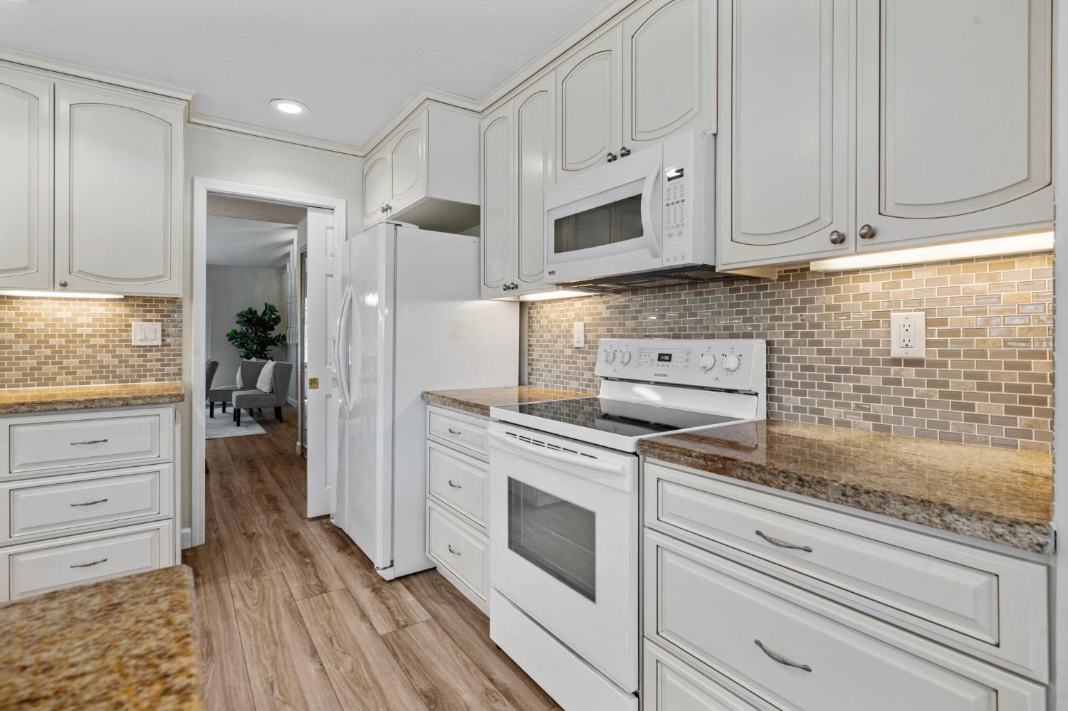 4907 Wagon Wheel Way