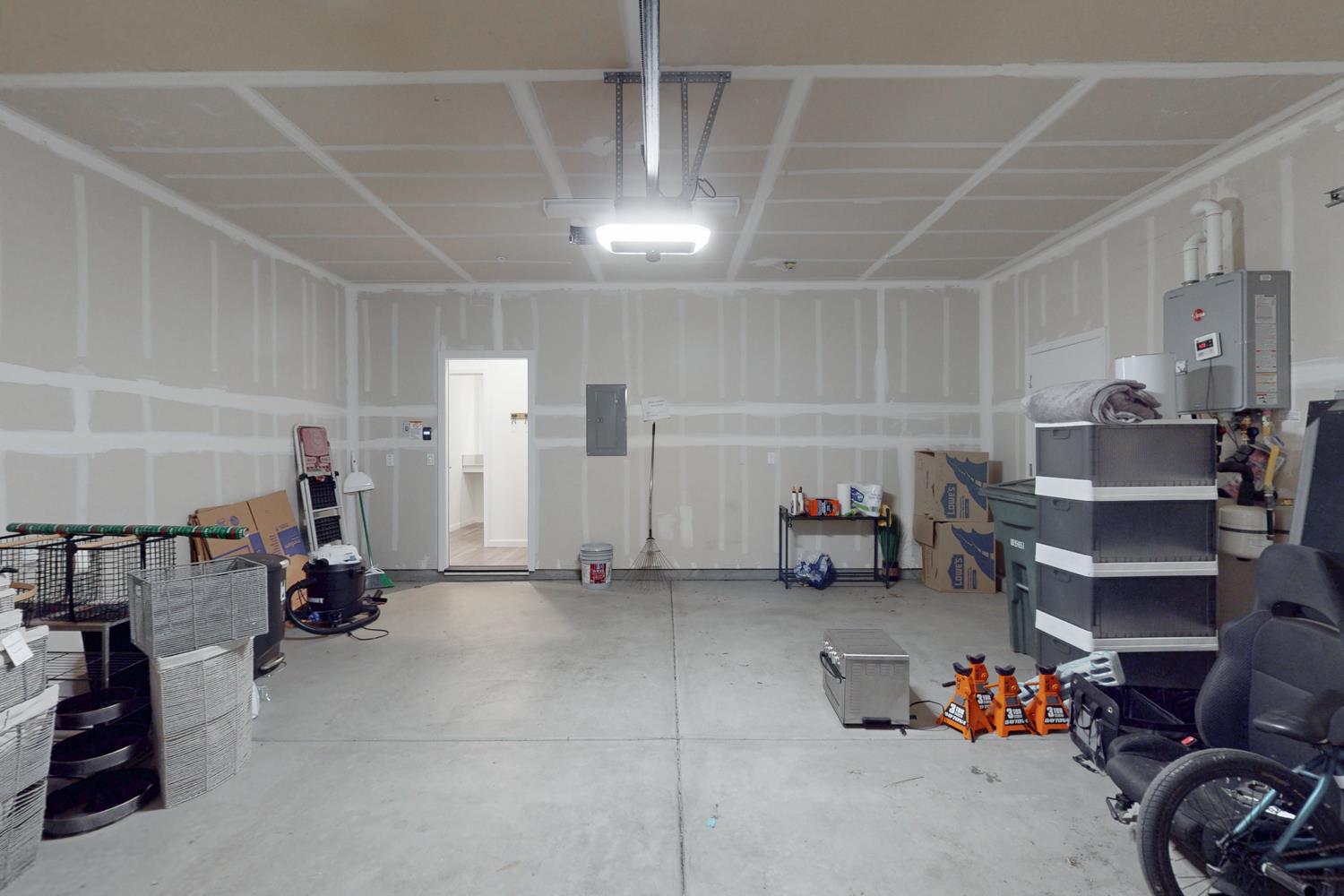 3195 Jasmine Drive