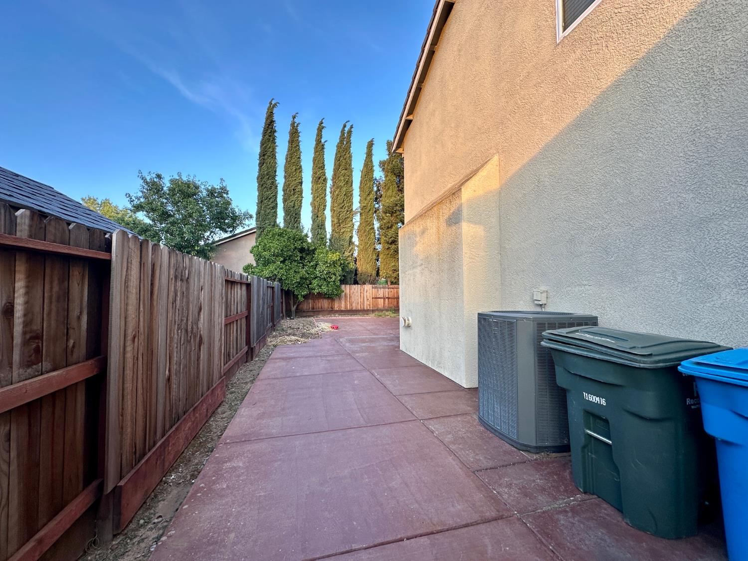 2259 Claremont Way
