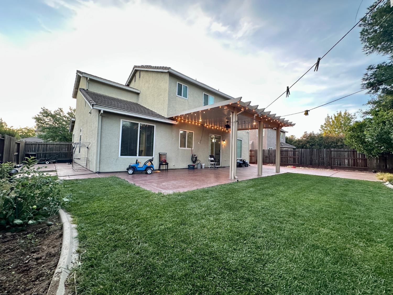 2259 Claremont Way