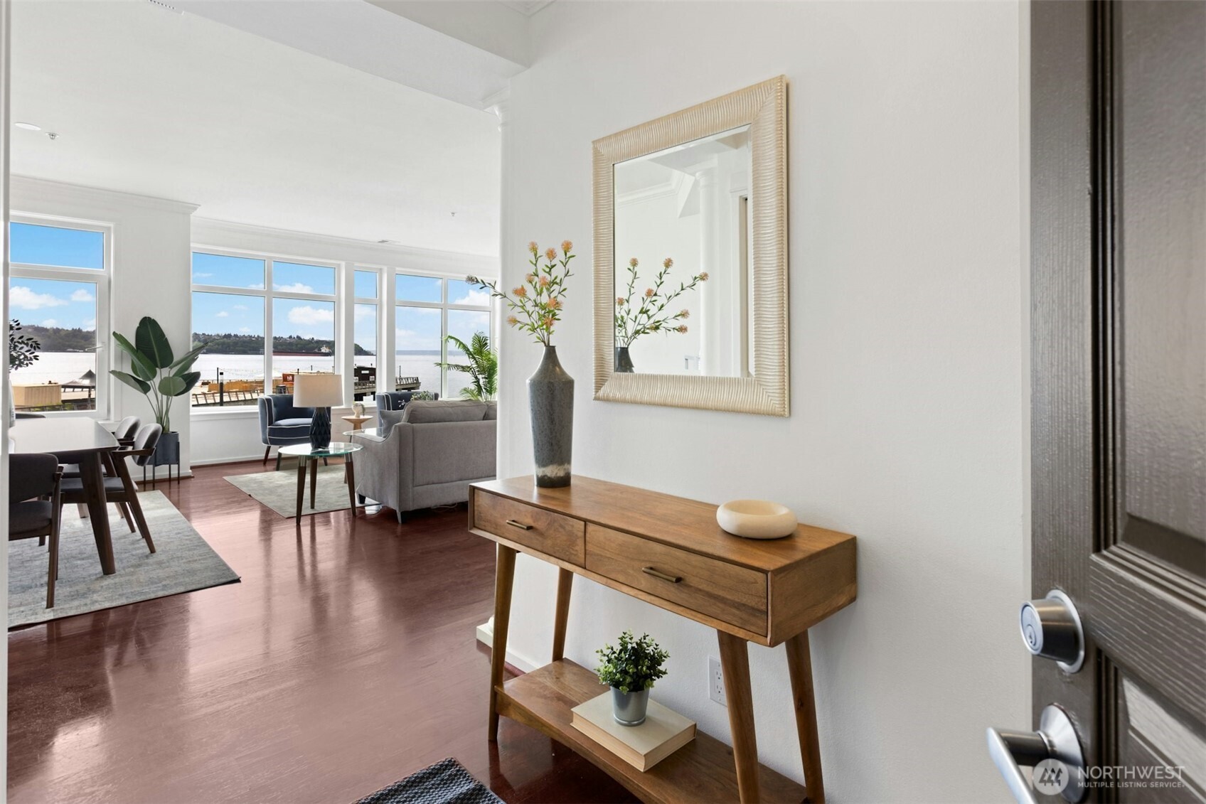 1900 Alaskan Way Unit: 216