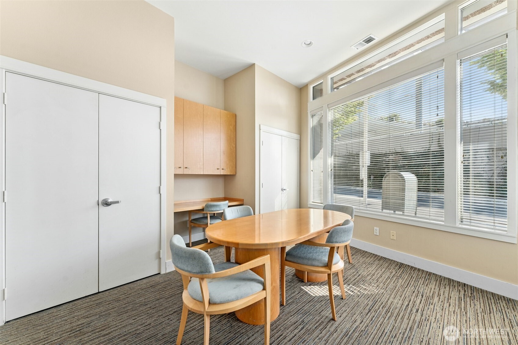 1900 Alaskan Way Unit: 410