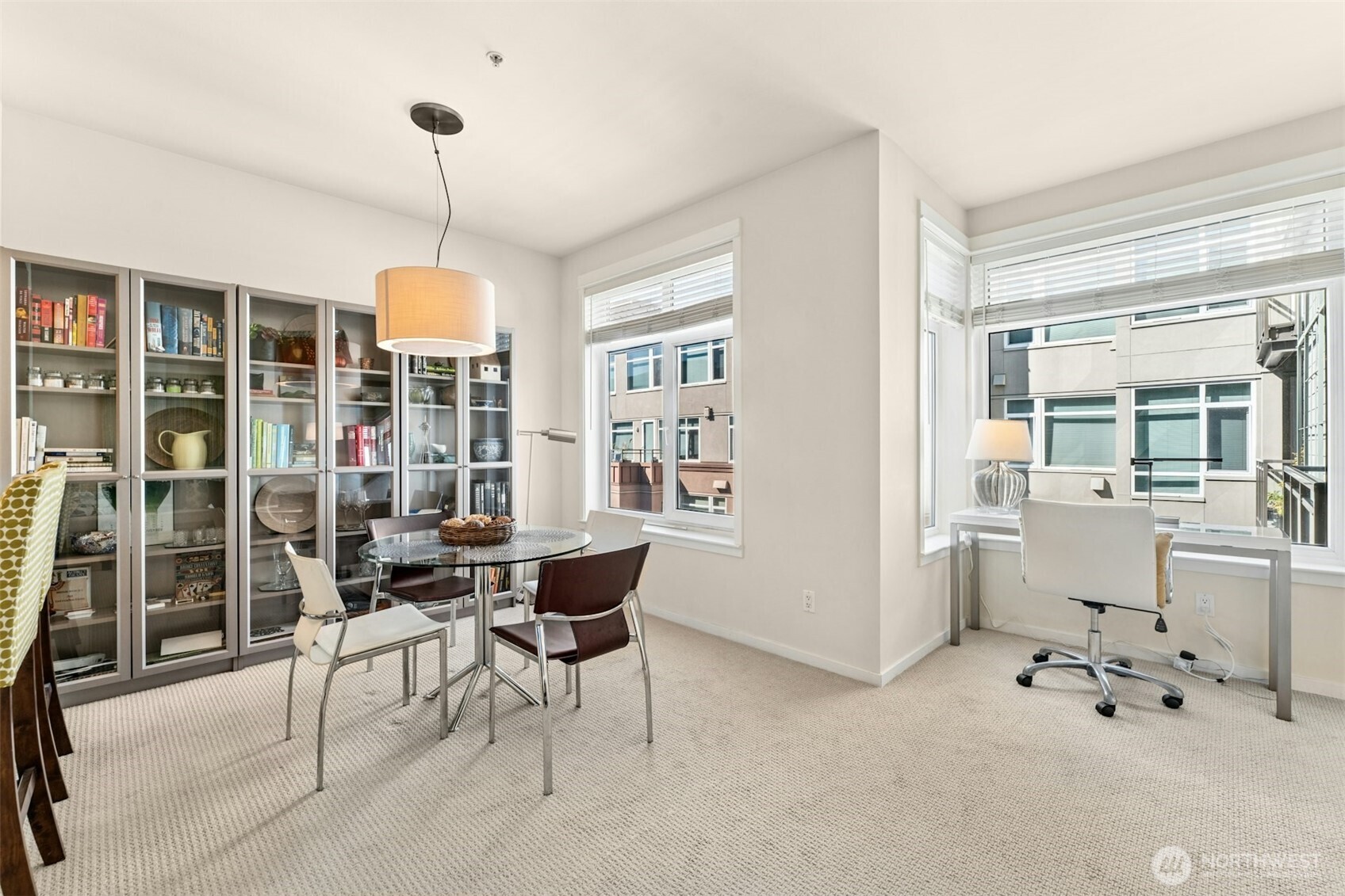 1900 Alaskan Way Unit: 410