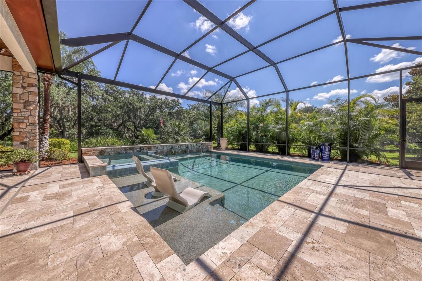 8435 LINDRICK LN