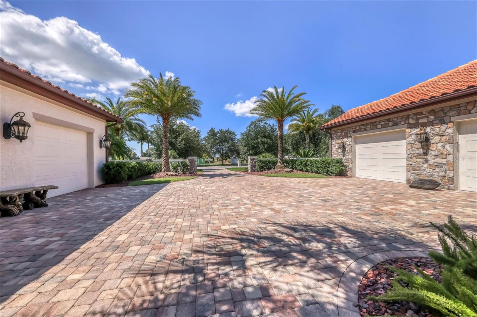 8435 LINDRICK LN