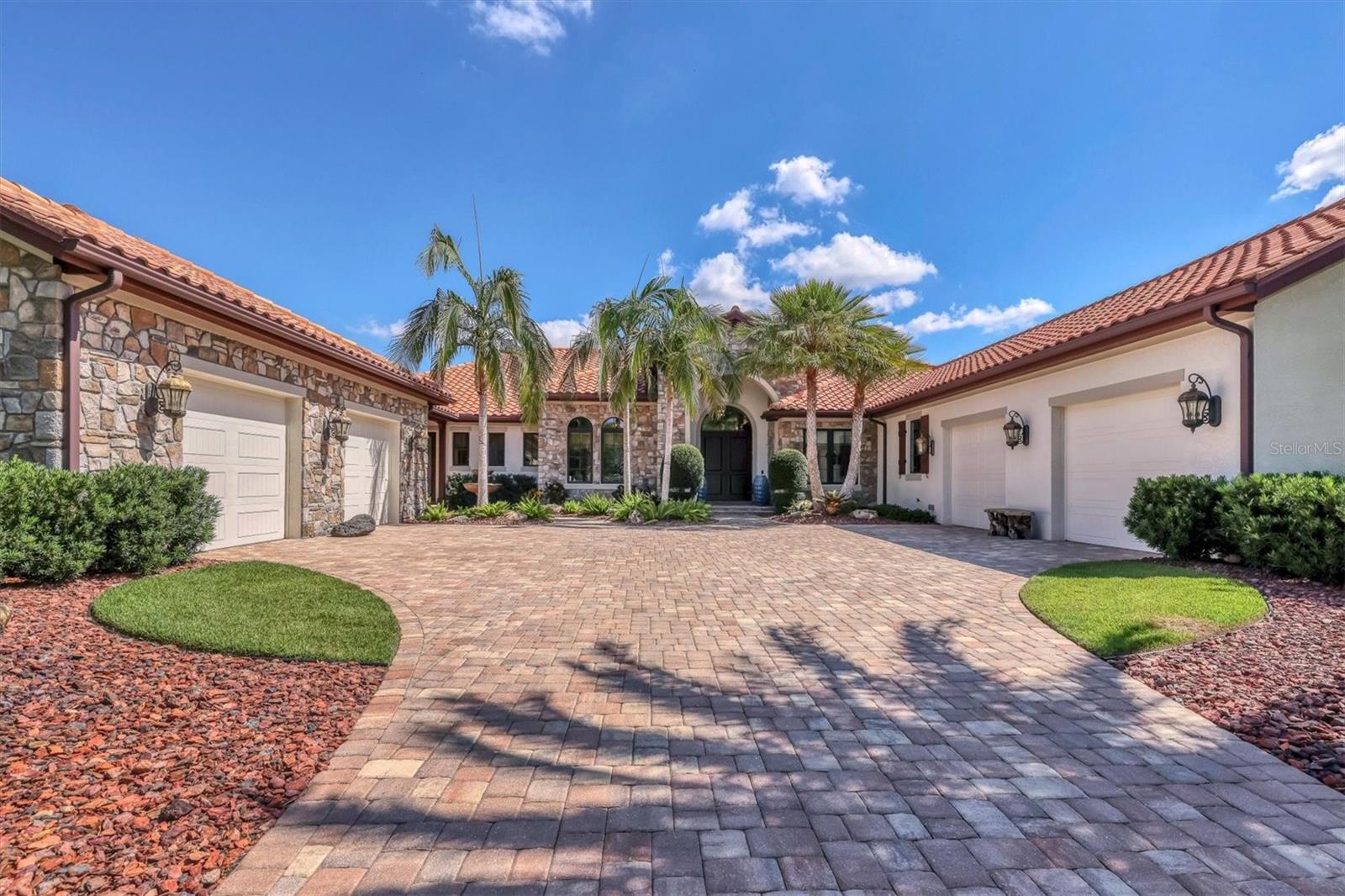 8435 LINDRICK LN