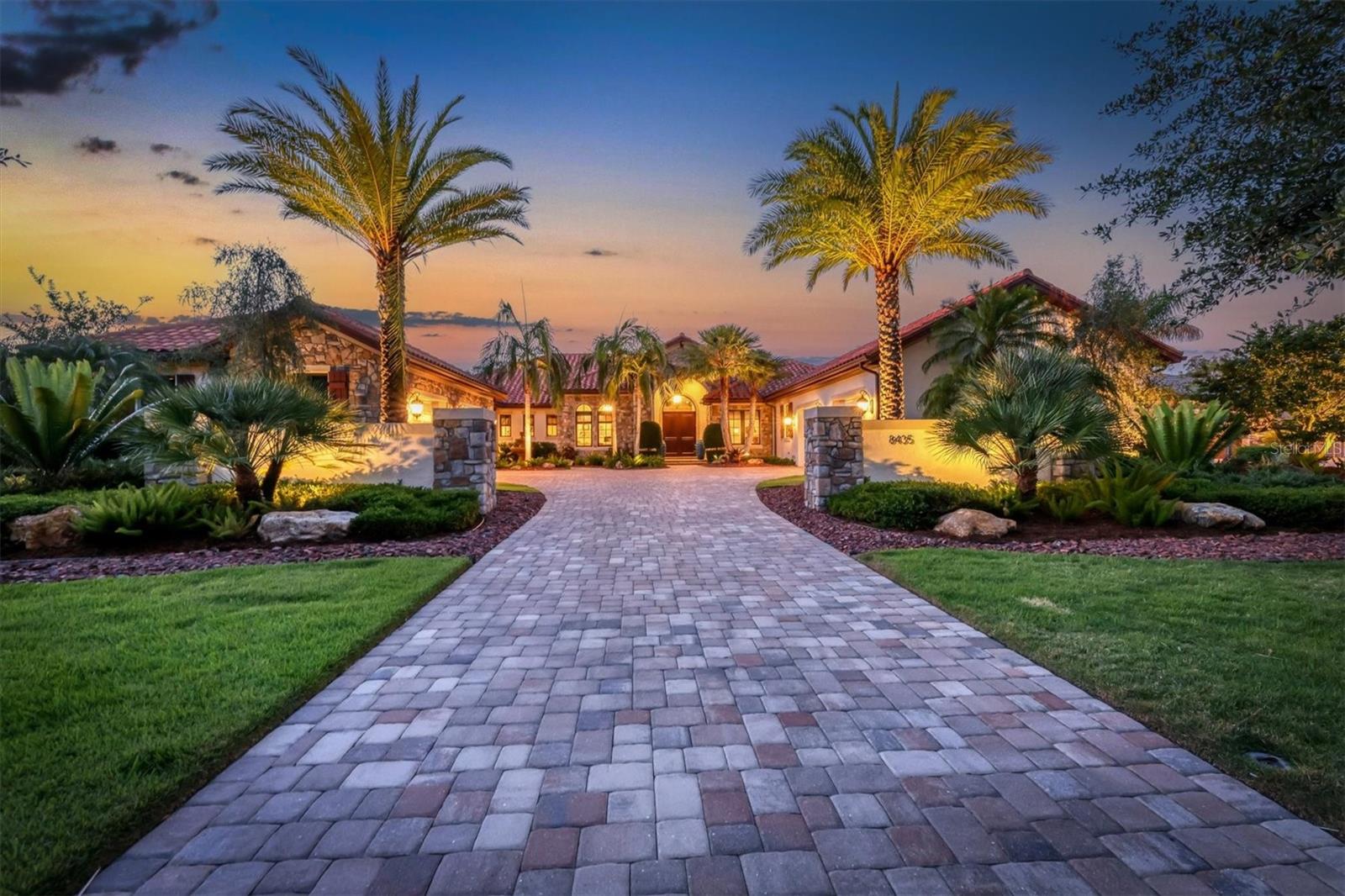 8435 LINDRICK LN