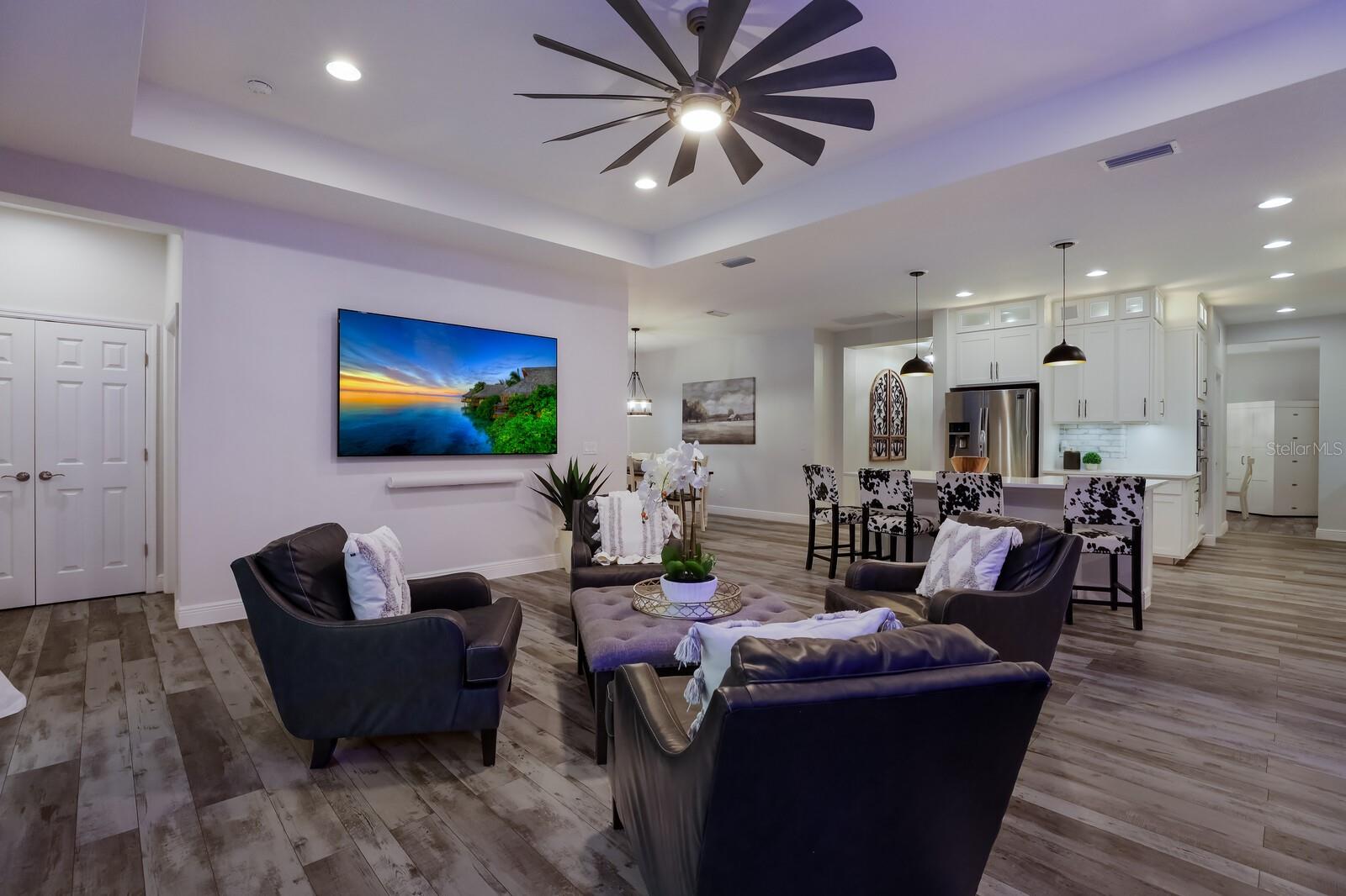 11516 APPLE TREE CIR