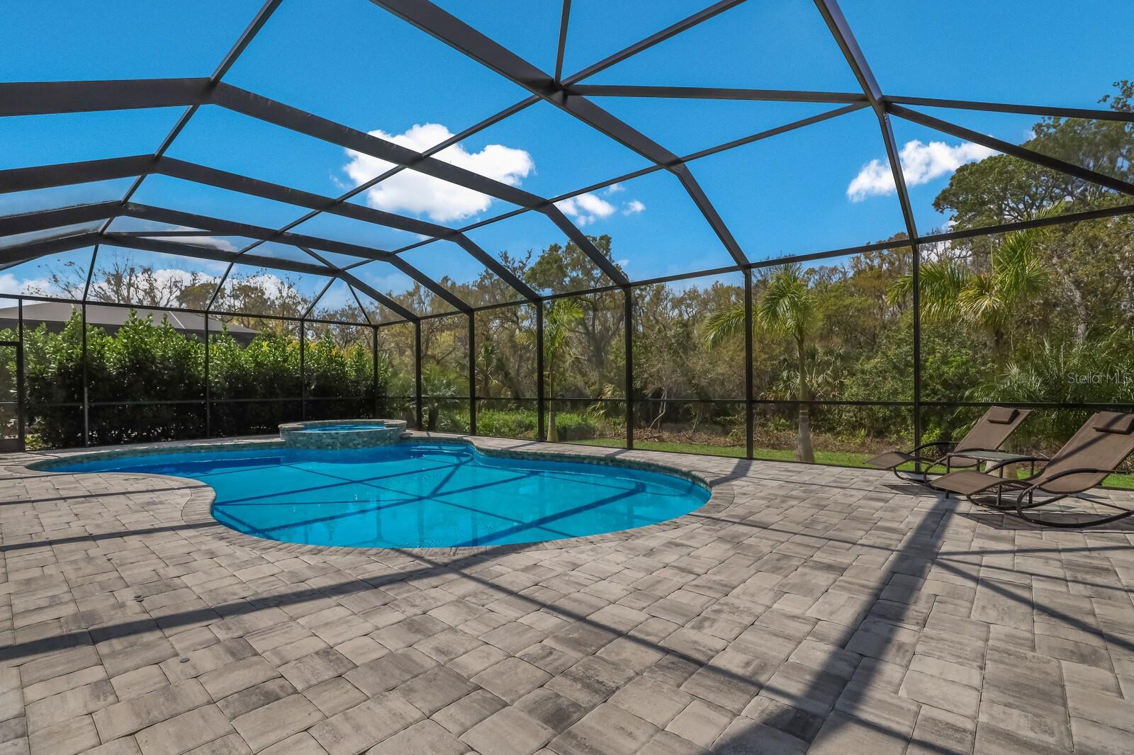 11516 APPLE TREE CIR