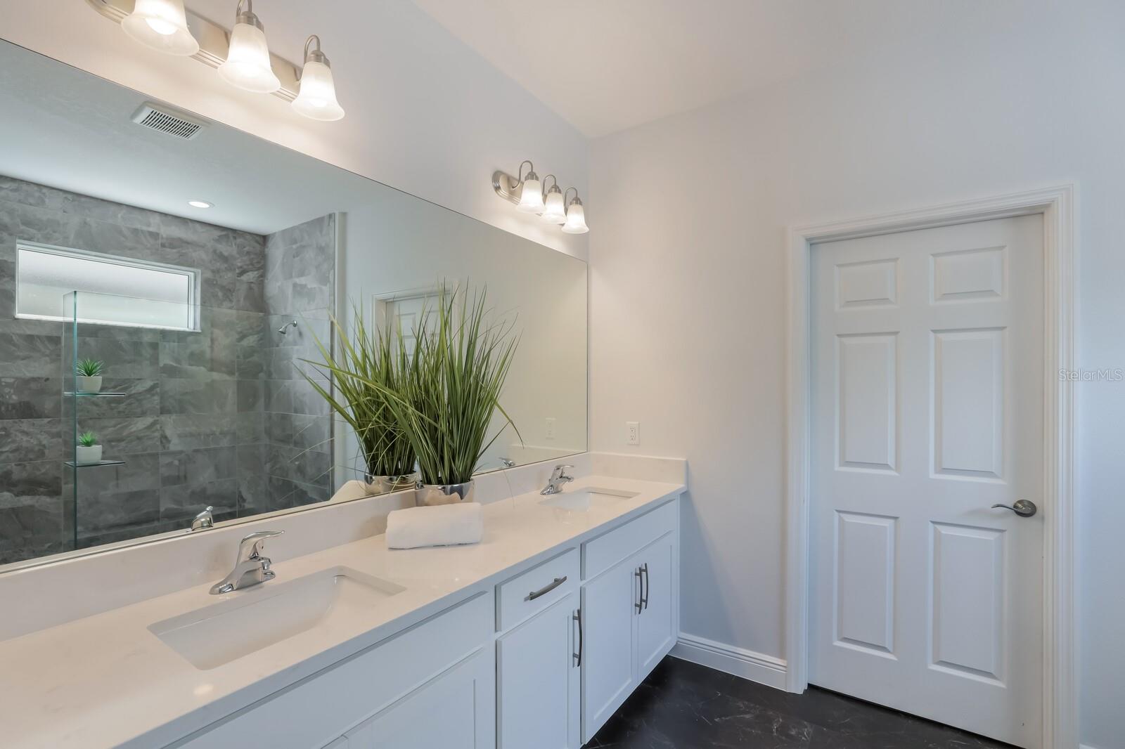 11516 APPLE TREE CIR