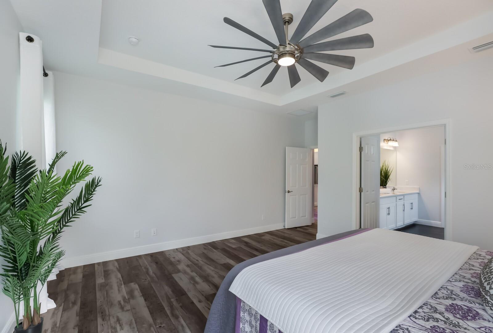 11516 APPLE TREE CIR