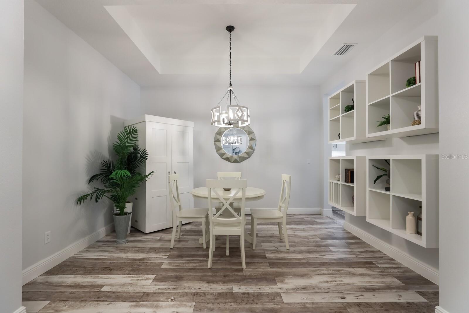 11516 APPLE TREE CIR