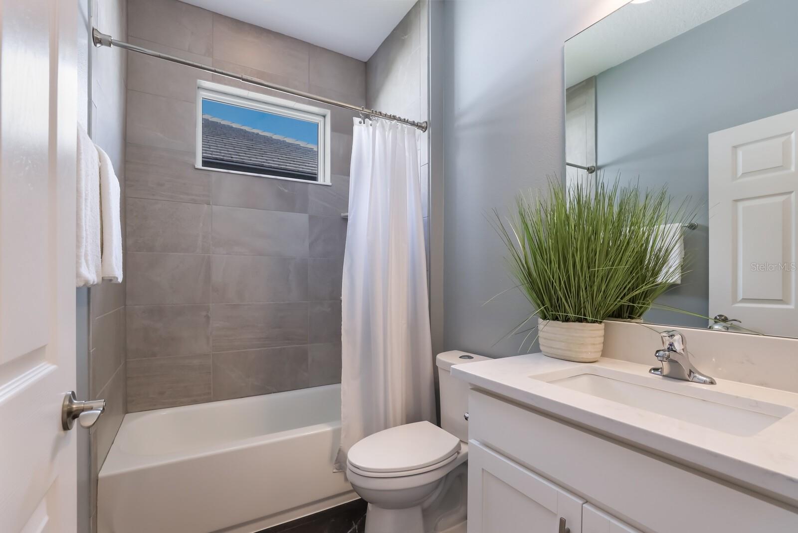 11516 APPLE TREE CIR