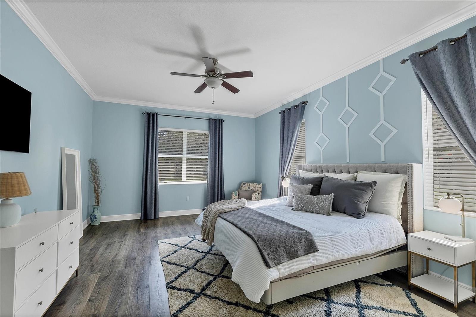 4749 CLAREMONT PARK DR