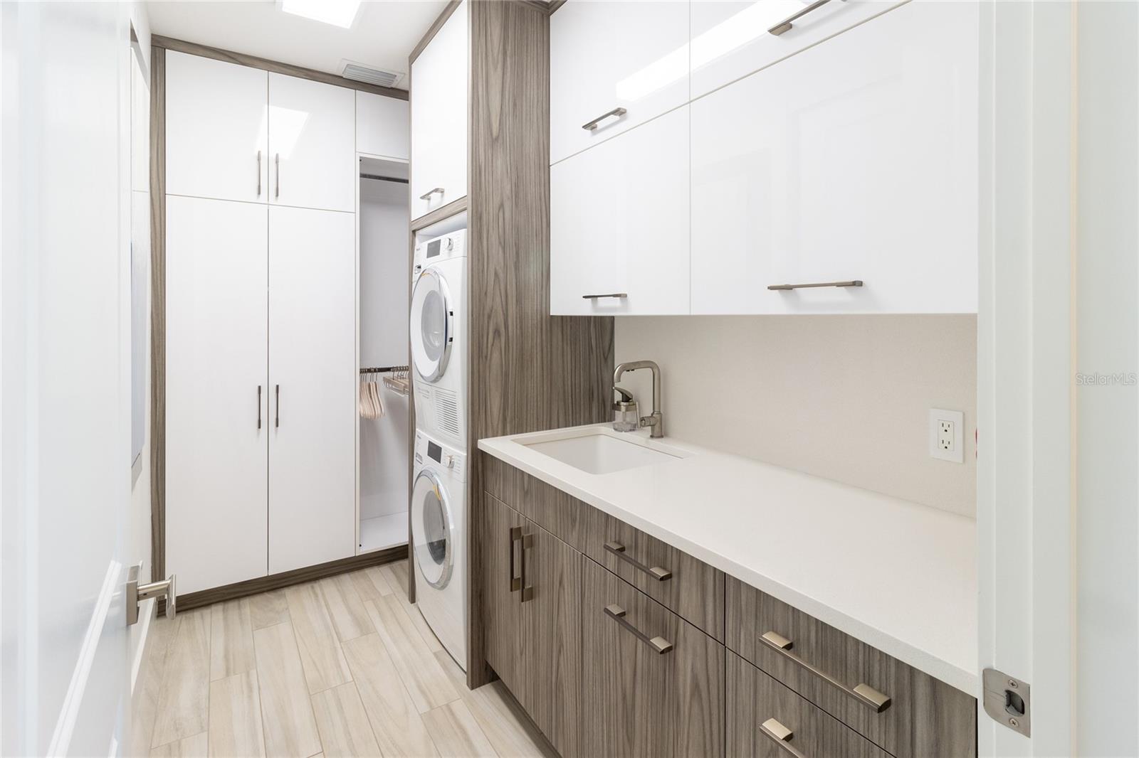 10520 BOARDWALK LOOP #705