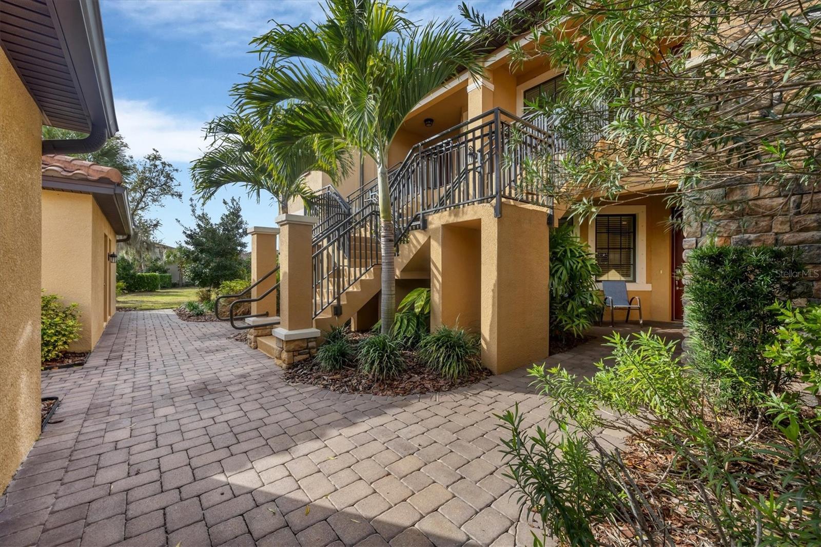 13823 MESSINA LOOP #102