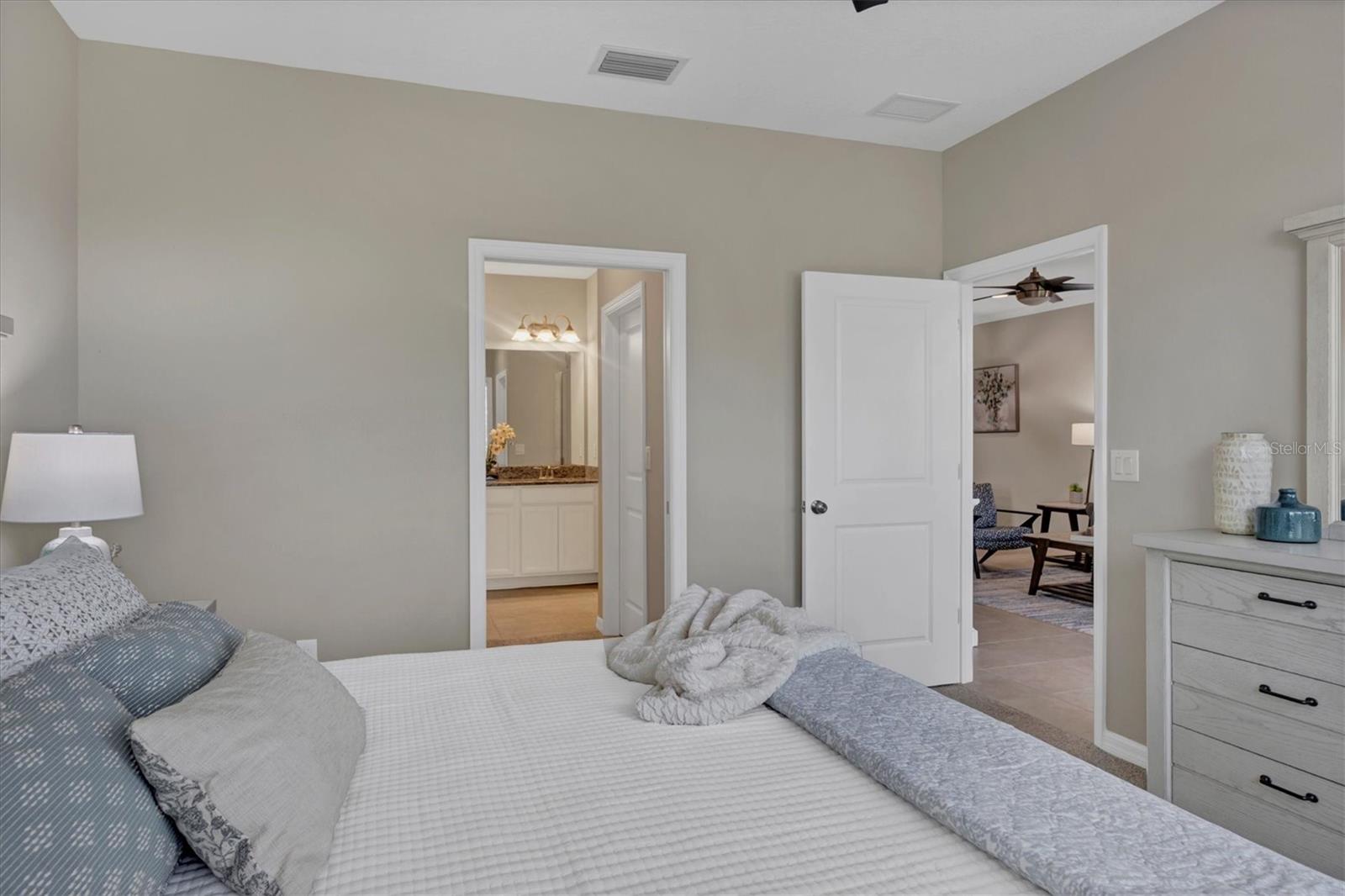 13823 MESSINA LOOP #102