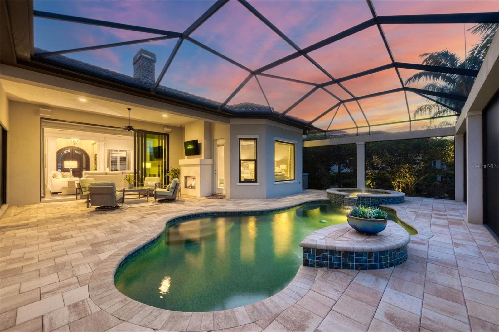 8355 CATAMARAN CIR