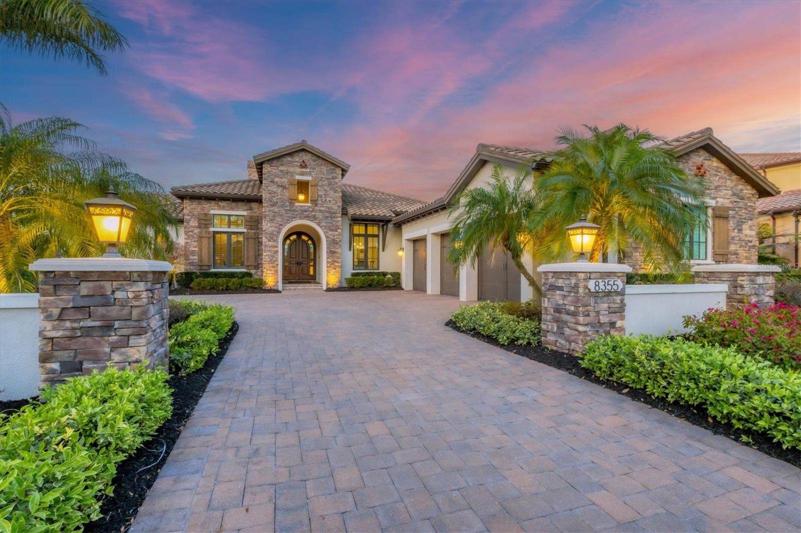 8355 CATAMARAN CIR
