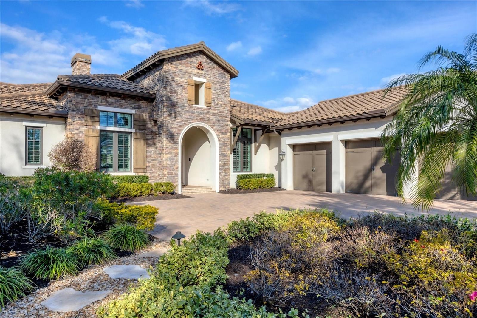 8355 CATAMARAN CIR