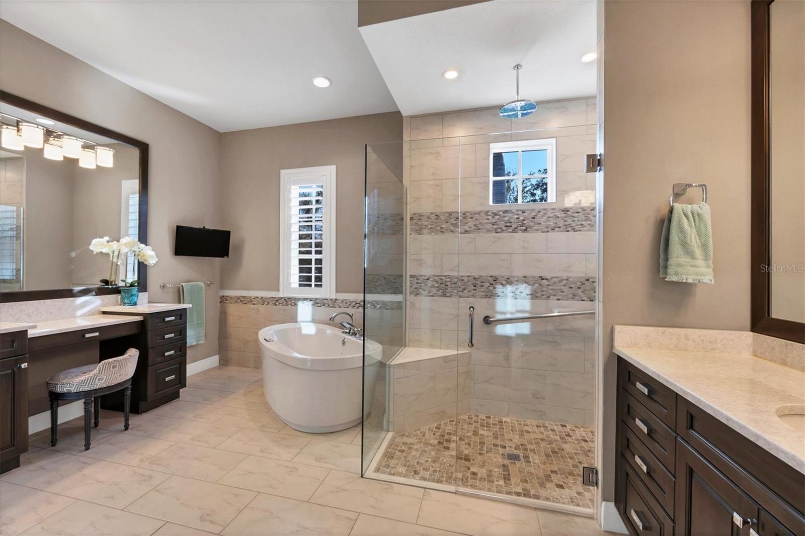8355 CATAMARAN CIR