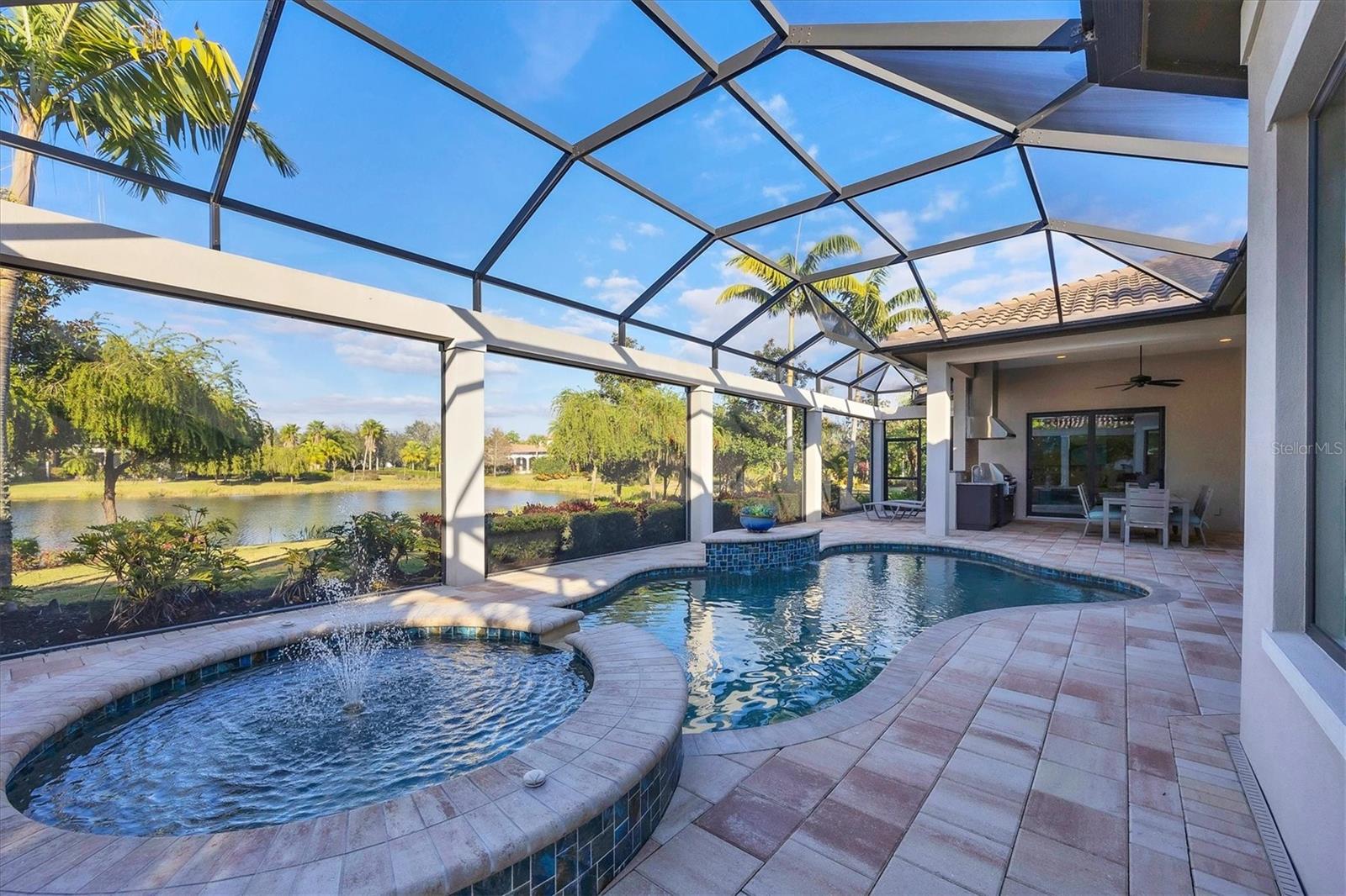 8355 CATAMARAN CIR