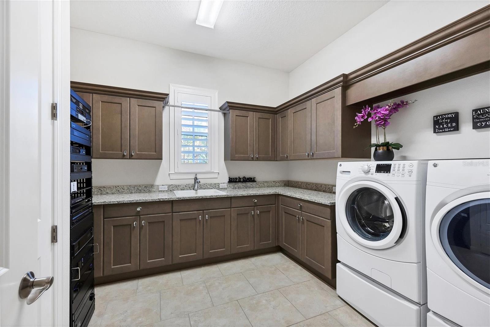 8355 CATAMARAN CIR