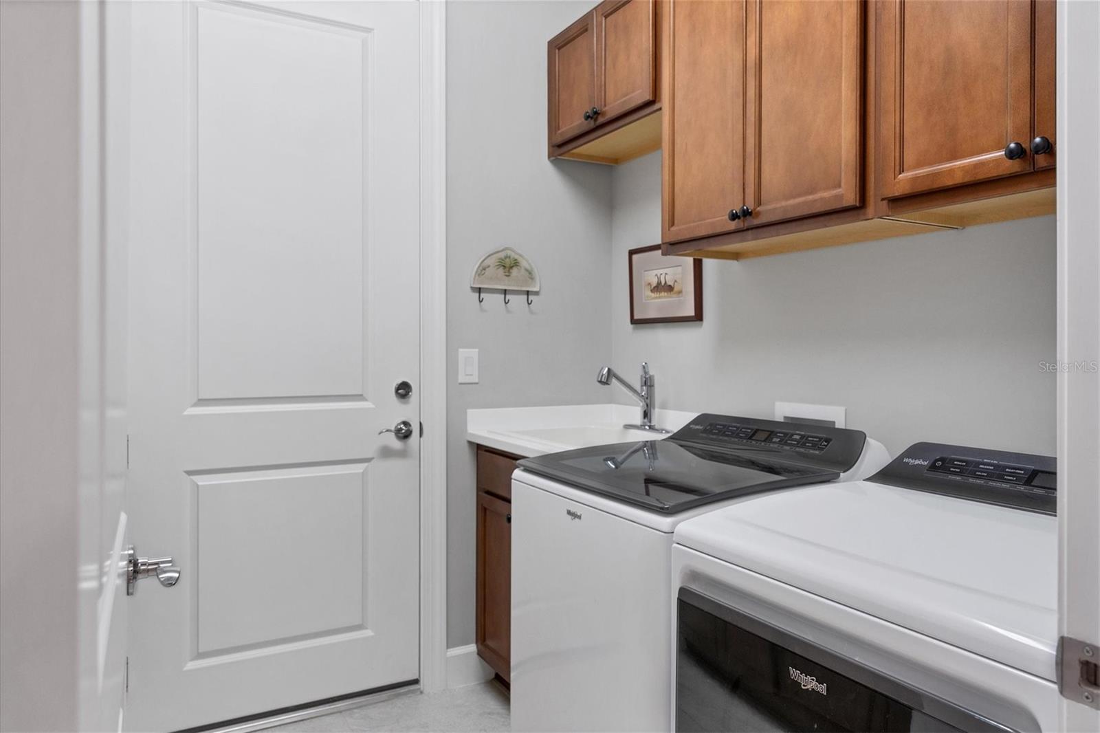 8016 GRANDE SHORES DR