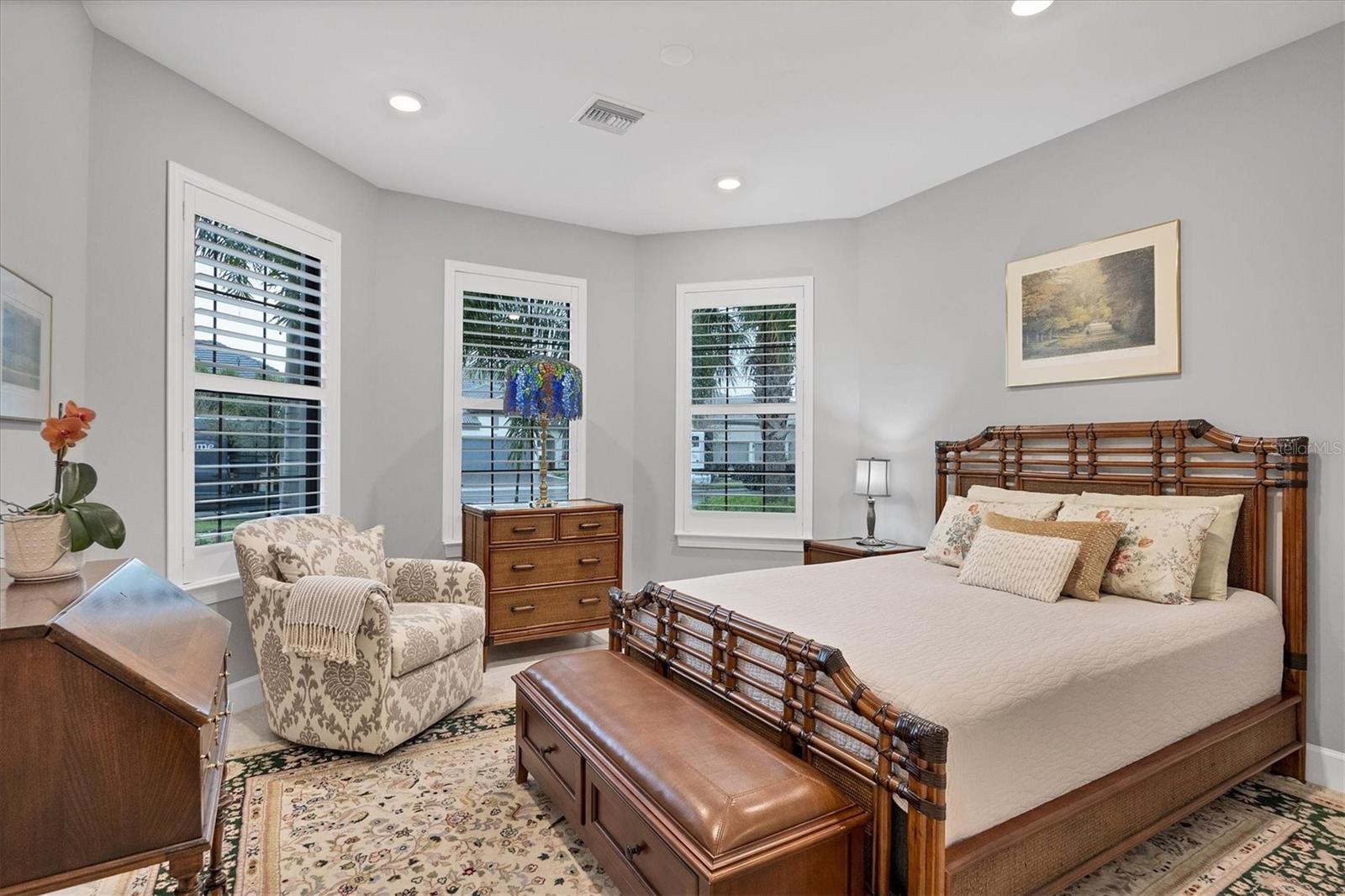 8016 GRANDE SHORES DR