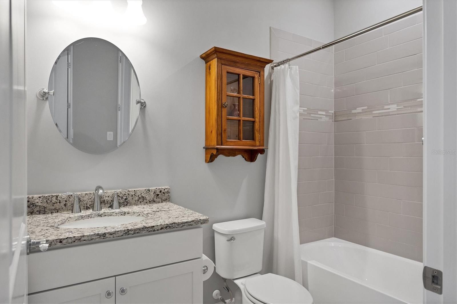 8016 GRANDE SHORES DR