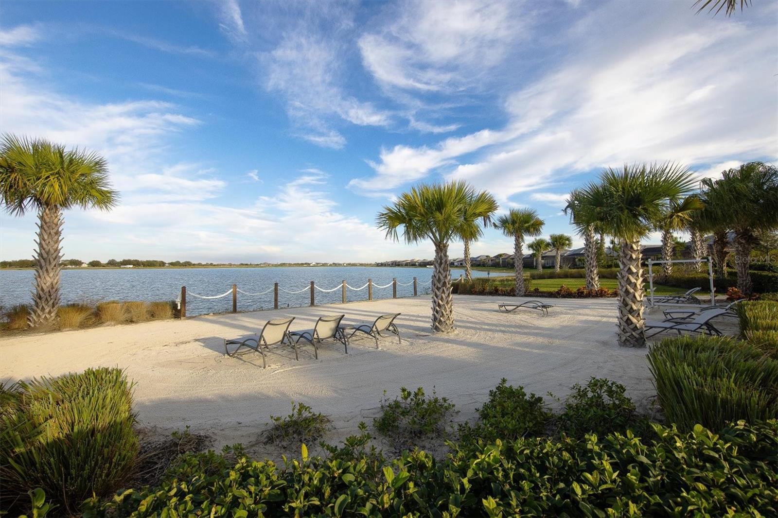 8016 GRANDE SHORES DR