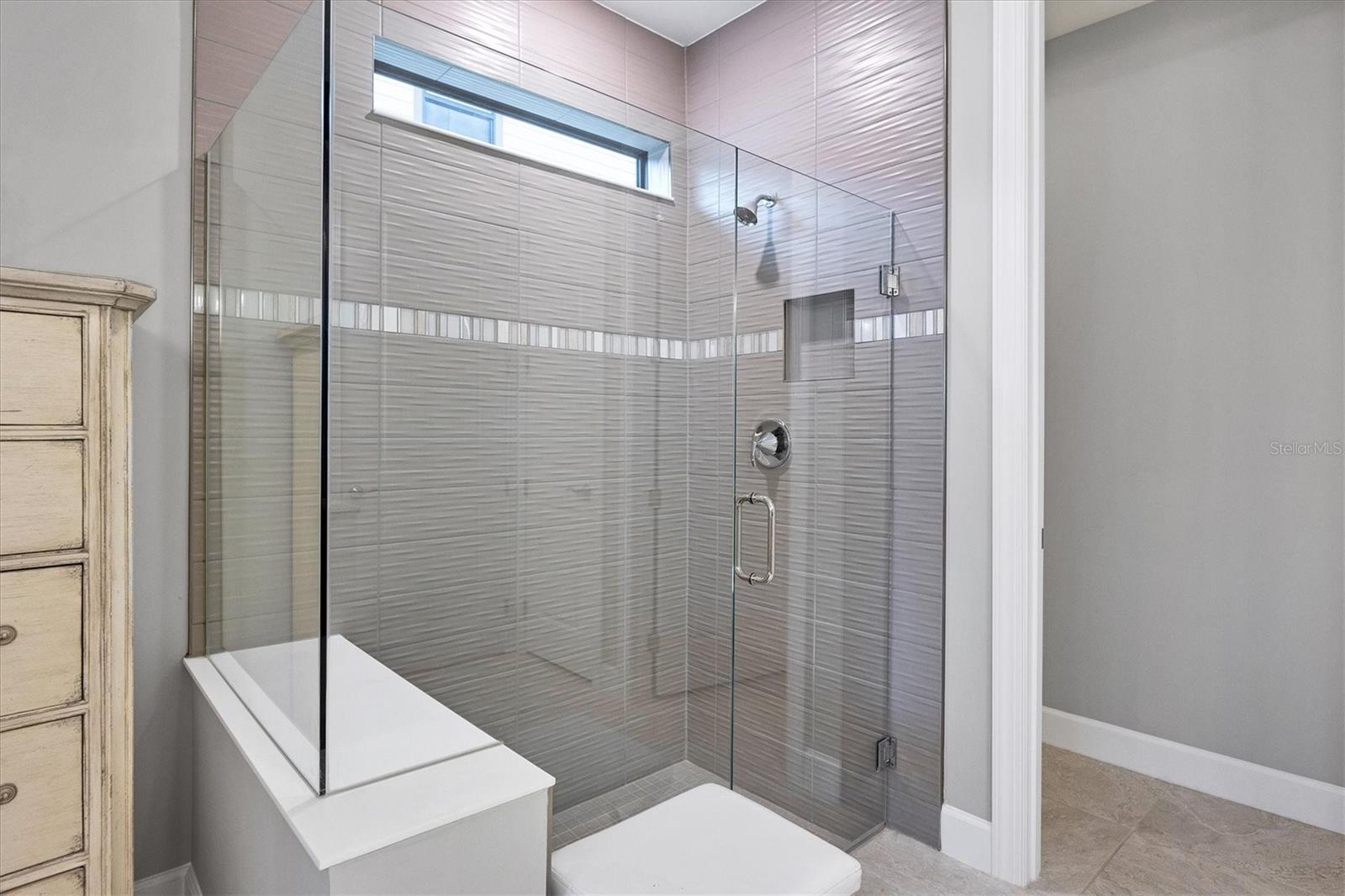 8016 GRANDE SHORES DR