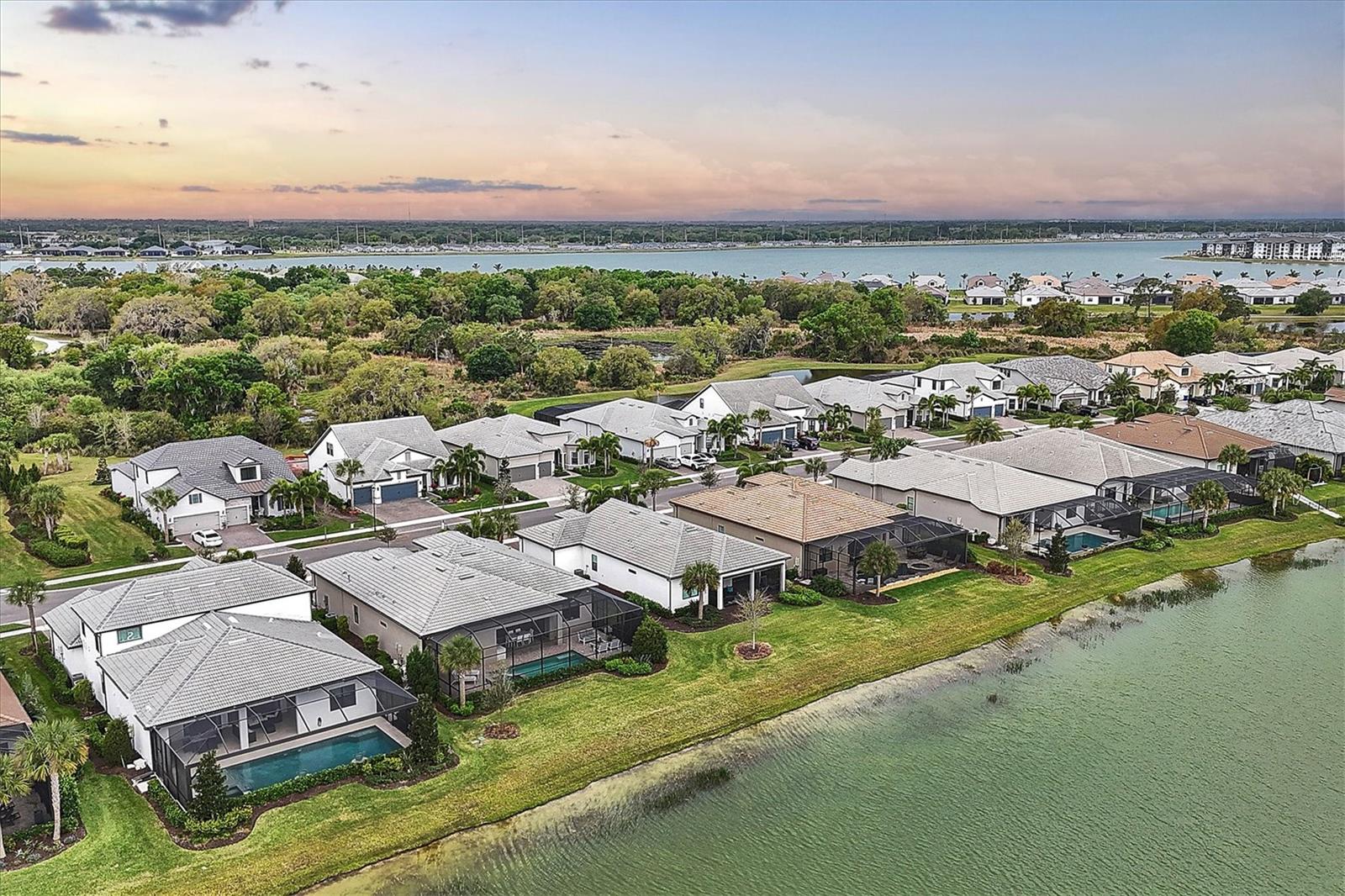 8016 GRANDE SHORES DR