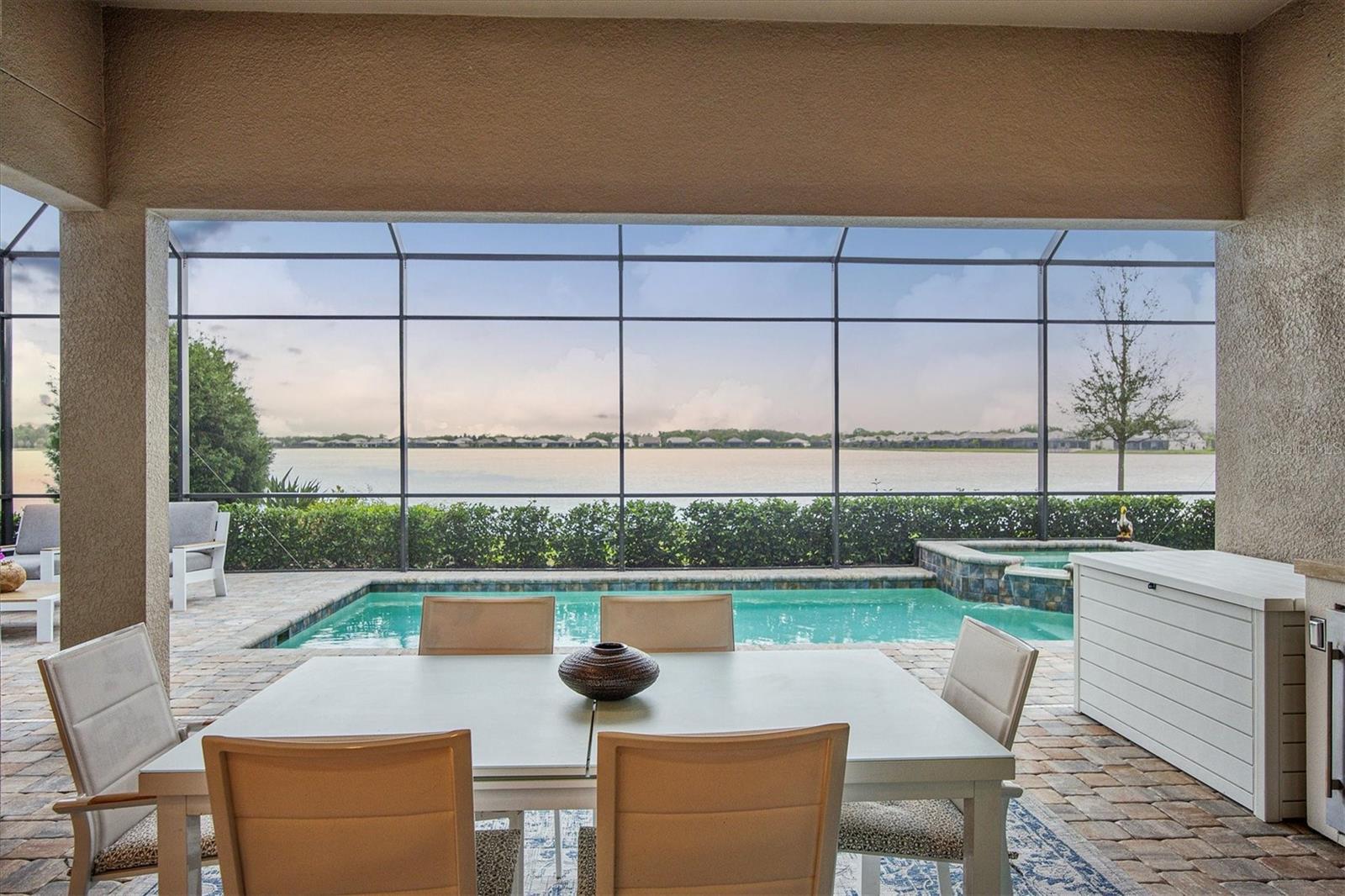 8016 GRANDE SHORES DR