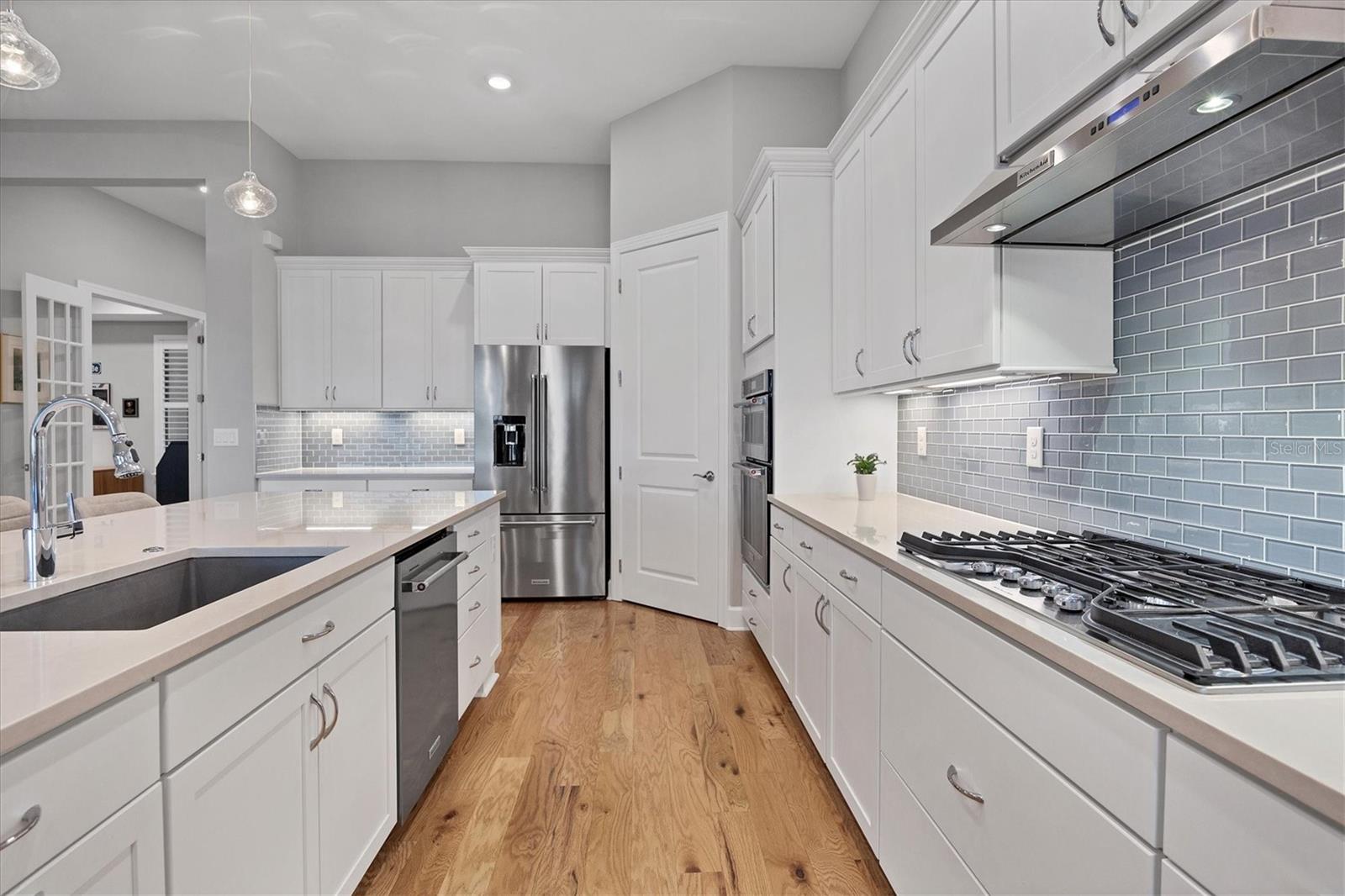 8016 GRANDE SHORES DR