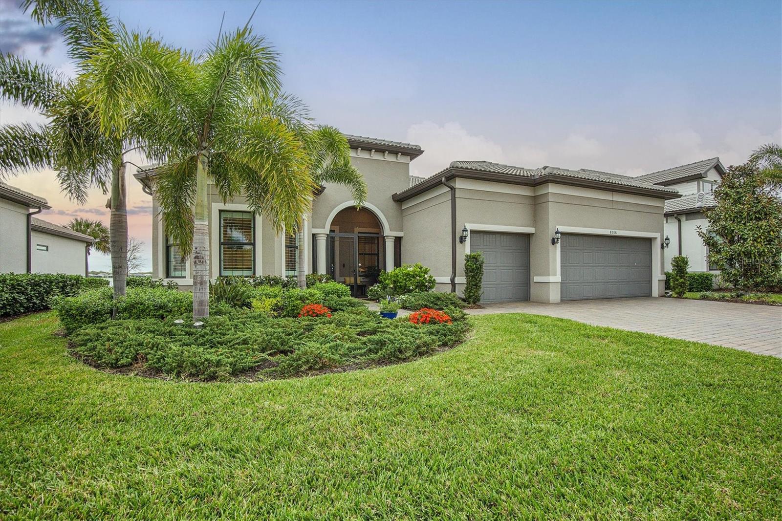 8016 GRANDE SHORES DR