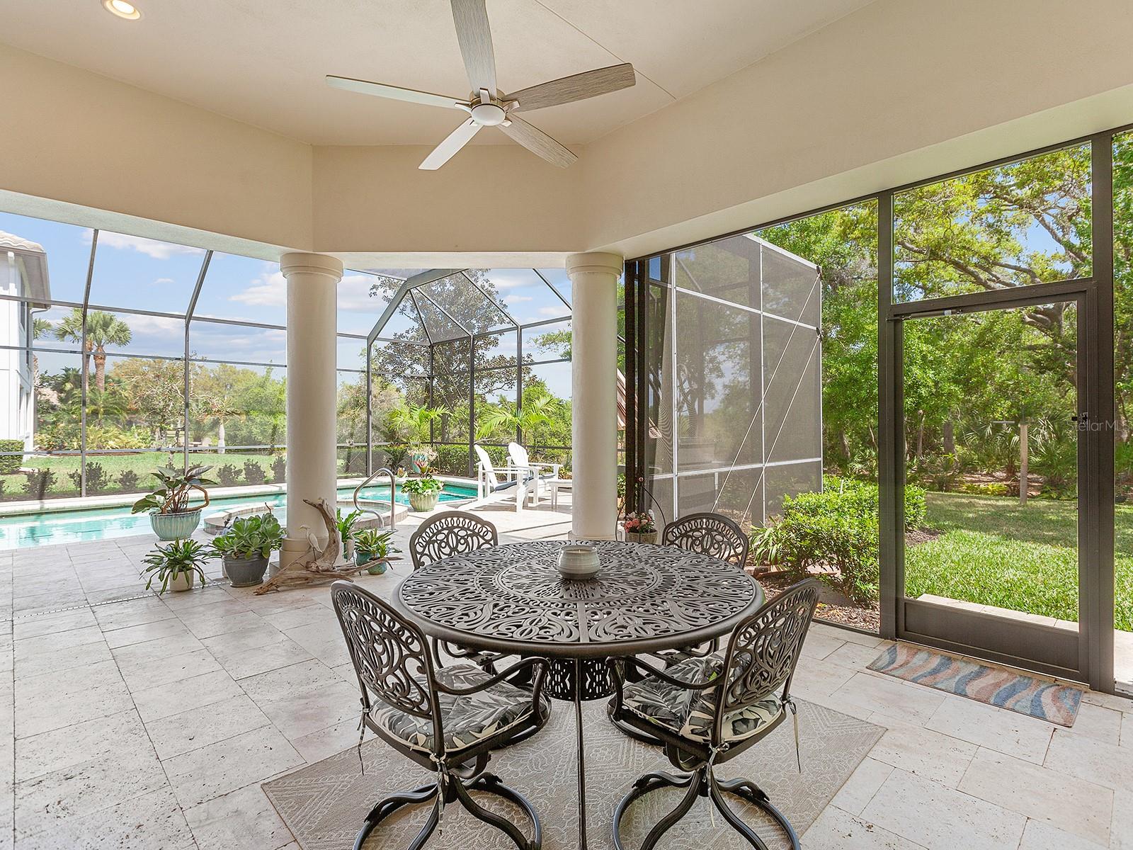 7309 DESERT RIDGE GLN