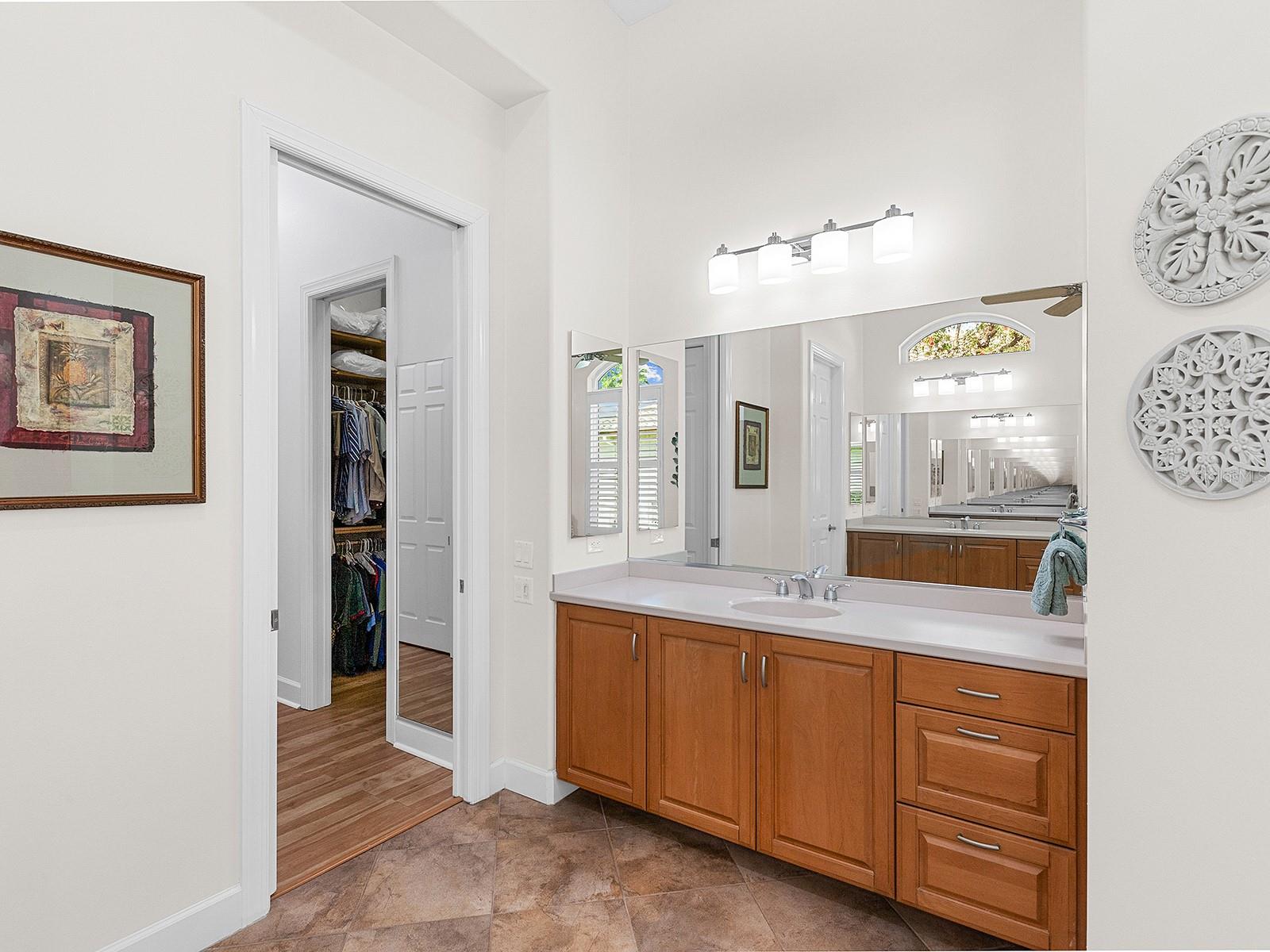 7309 DESERT RIDGE GLN