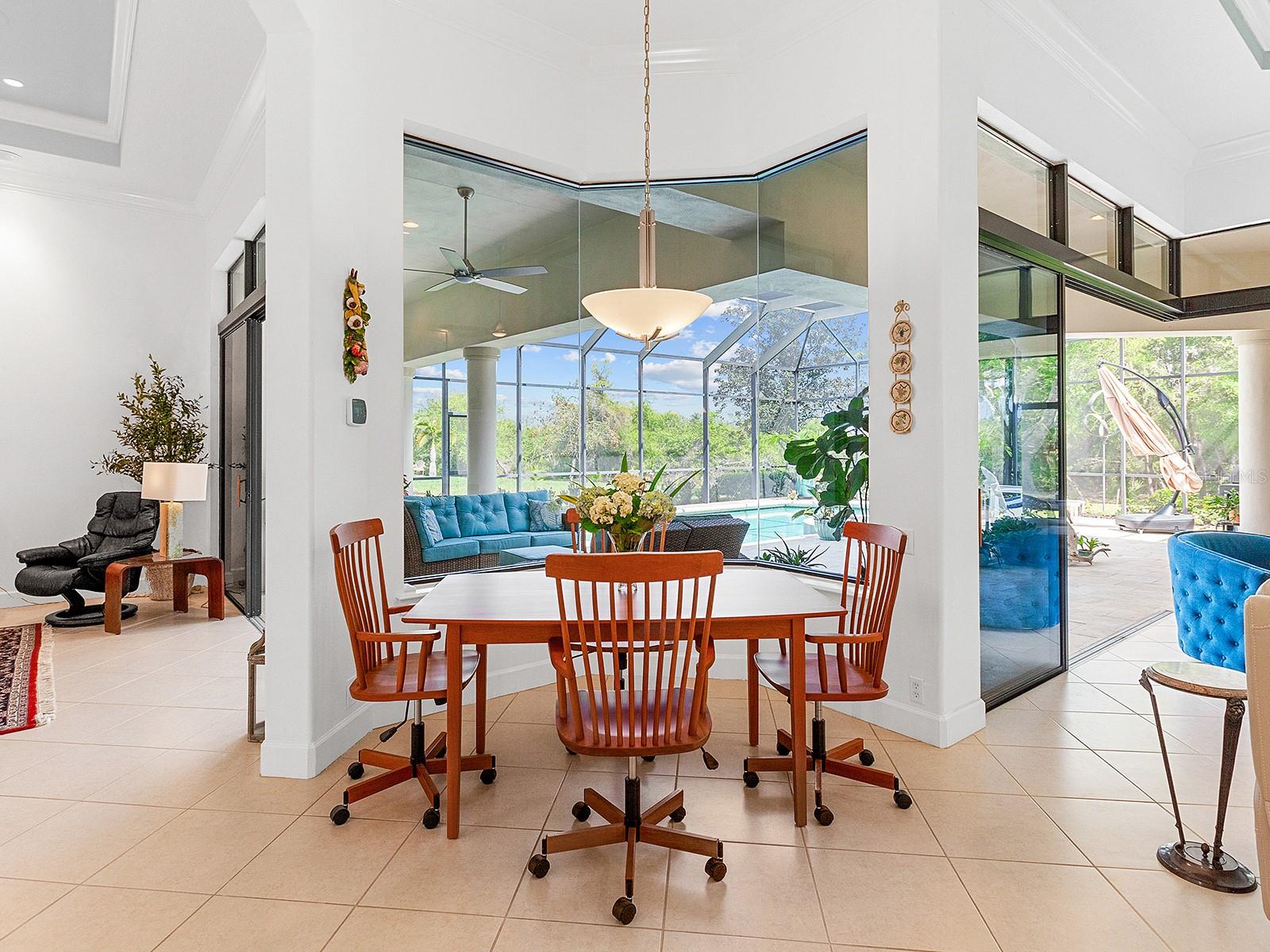 7309 DESERT RIDGE GLN